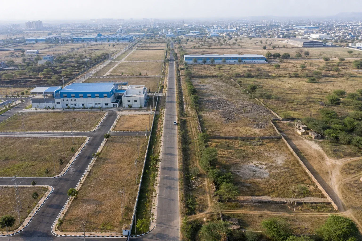 Illustration: RIICO Industrial Plot vs Private Industrial Land in Bhiwadi