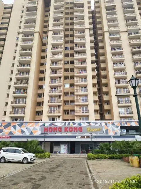 Essentia retail podium (Hong Kong Bazaar shops), Bhiwadi