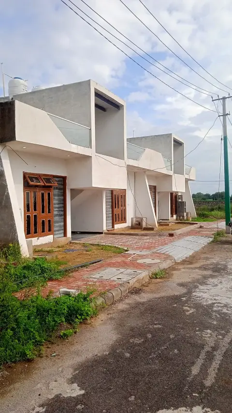 Sample houses built in Lifestyle City township